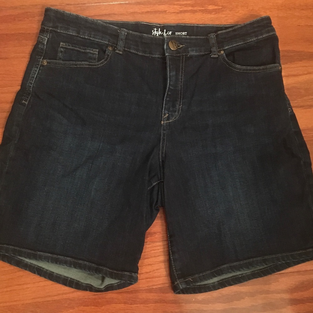Women’s Style & Co size 14 denim shorts